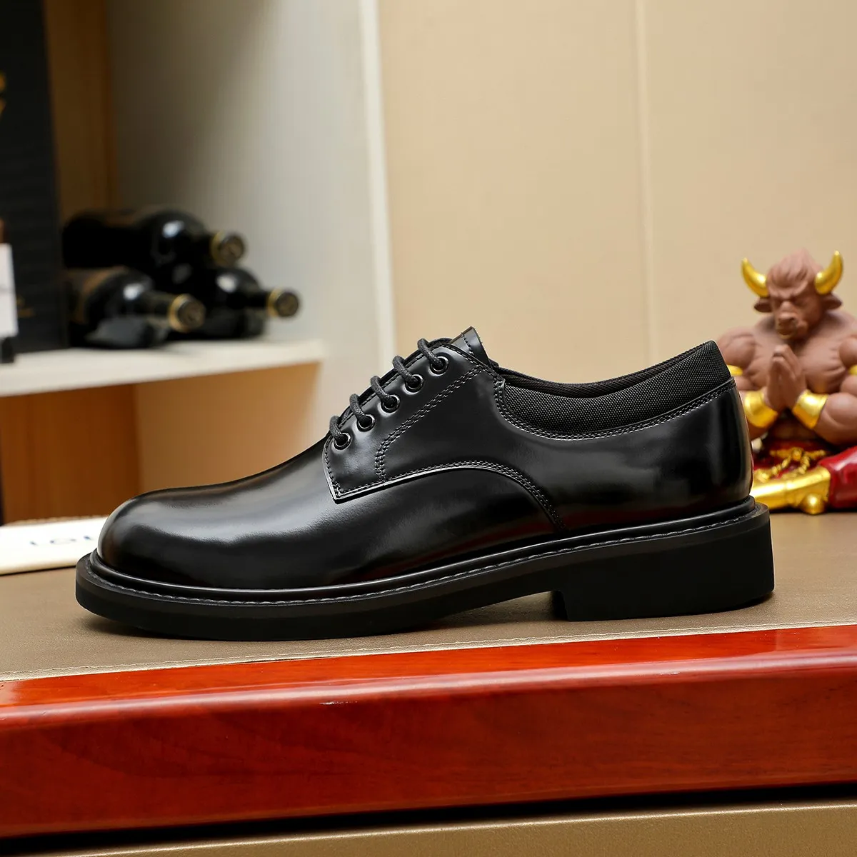 Men's shoes 💰 660 💰 Louis Vuitton LV ® 🆕 model 🔛Full shoe counter, first layer cowhide, 🐂leather lining casual shoes for men, super soft outsole, essential for driving. Counter synchronization, original first layer cowhide, completely 1:1 mold customization🌹top version, color optional! Number: 39-44 (customized at 38.45)